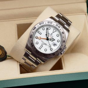 24439353-kkelmeb1bfrhbmthnddm3yd1-ExtraLarge.jpg Rolex Explorer II