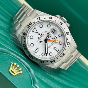 38572933-ch21rg7r4xxe7epcsh2ppy05-ExtraLarge.jpg Rolex Explorer II