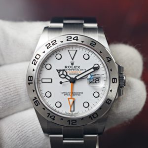 38974112-vg85d1pppspsqe19bzpko5sh-ExtraLarge.jpg Rolex Explorer II